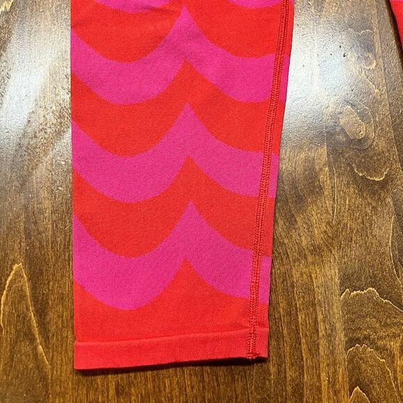 Adidas X Marimekko Girls Leggings Size M (12-14) Pink Red Wave Pattern - Picture 2 of 10